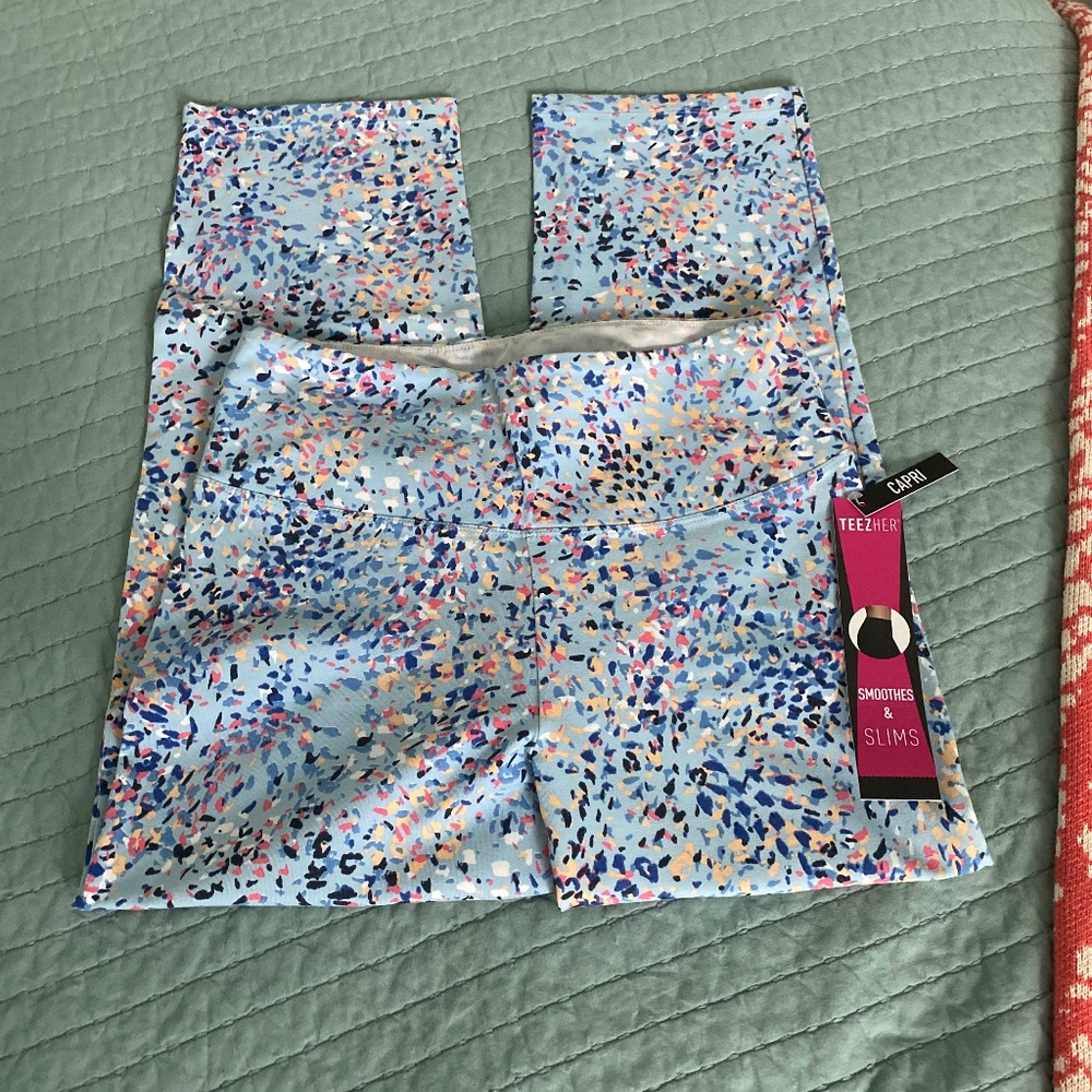 Teezher Performance Capris Blue Splatter Print Sz M